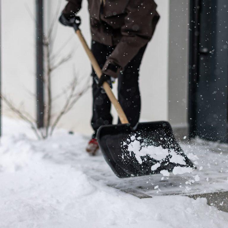 Winterdienst Schneeräumen in Traunreut – ReiRa Services
